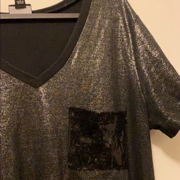Allen  B L Red metallic sequins pocket Top L - Picture 10 of 10